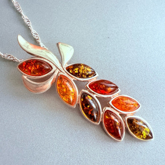 Ancient Amber ✨ Made from spoons designed between 1960-1980  Artisan Baltic Honey Red & Green Amber 1.75\